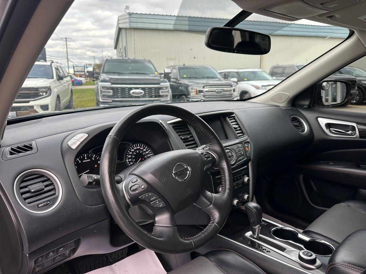 2020 Nissan Pathfinder 4x4 SL Premium Photo