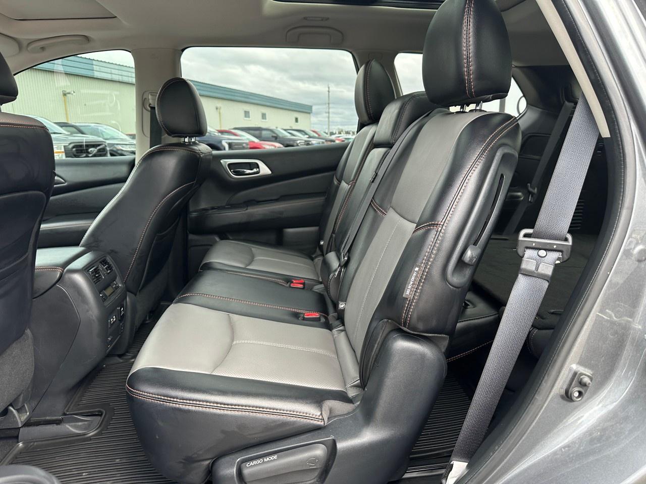 2020 Nissan Pathfinder 4x4 SL Premium Photo