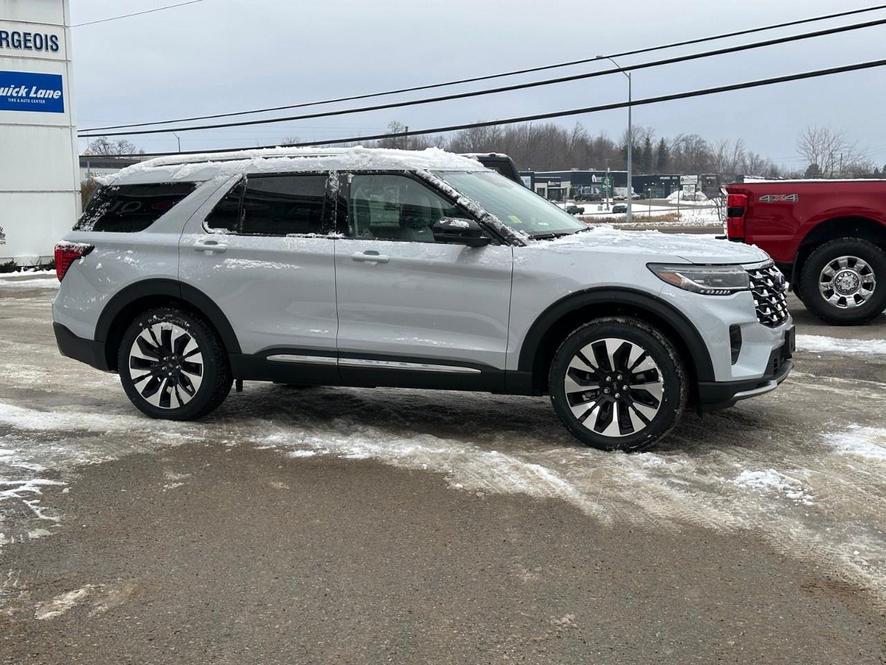 2026 Ford Explorer Platinum 4WD Photo4