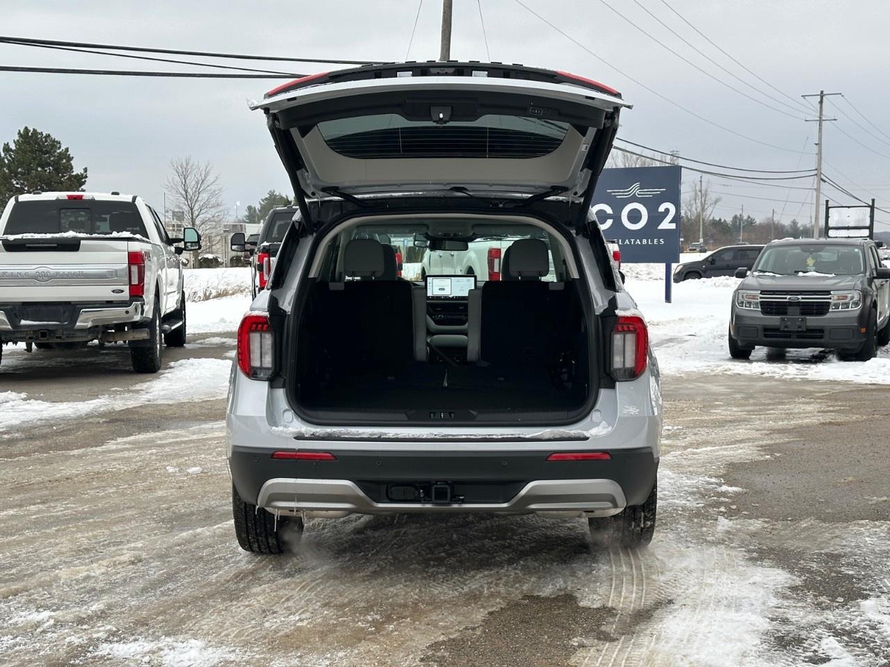 2026 Ford Explorer Platinum 4WD Photo