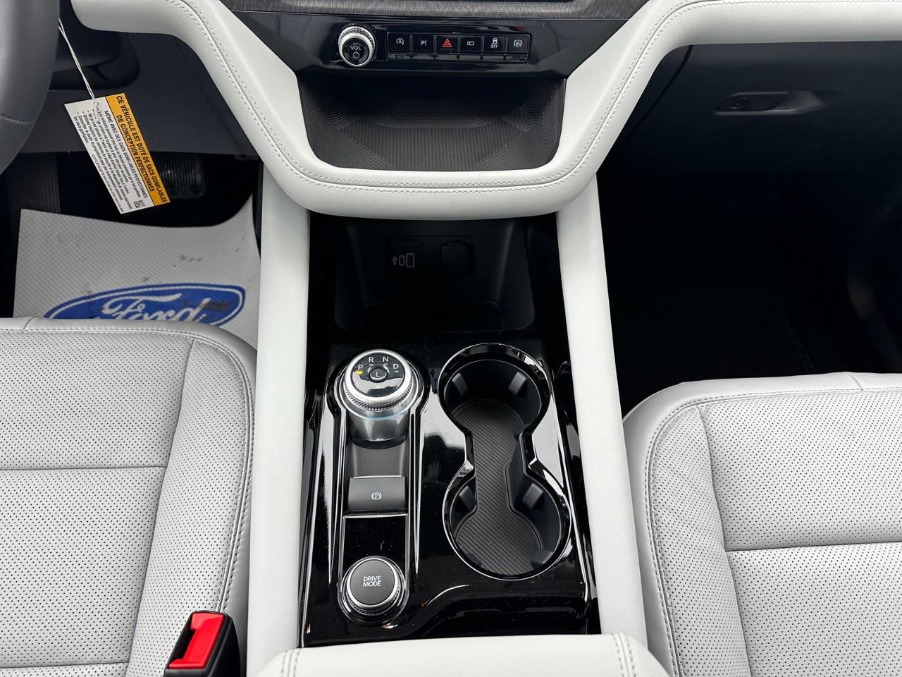 2026 Ford Explorer Platinum 4WD Photo