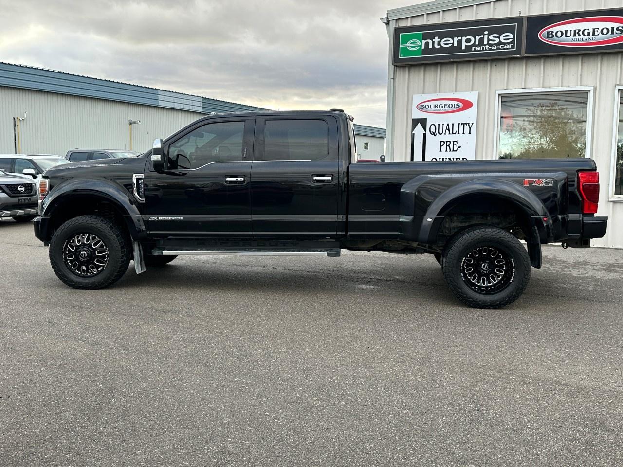 2022 Ford F-450 Super Duty DRW KING RANCH 4WD CREW CAB 8' BOX Photo