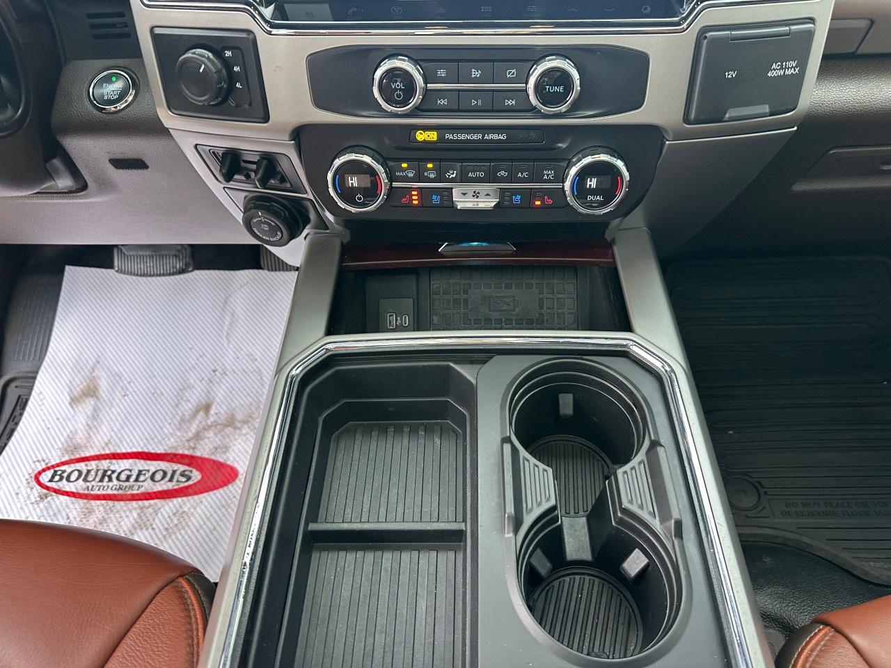 2022 Ford F-450 Super Duty DRW KING RANCH 4WD CREW CAB 8' BOX Photo