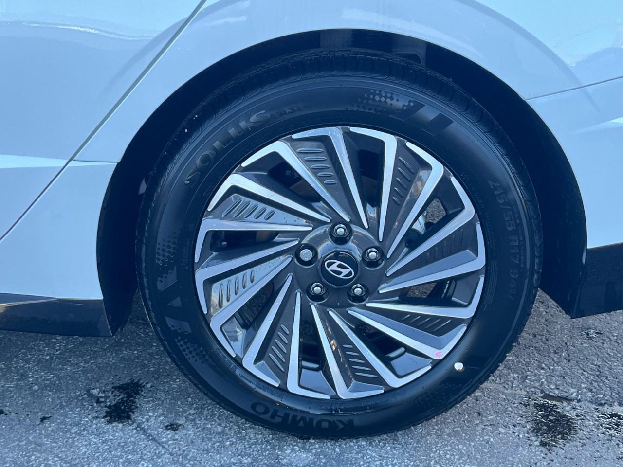 2026 Hyundai Sonata Hybrid Preferred-Trend FWD Photo3