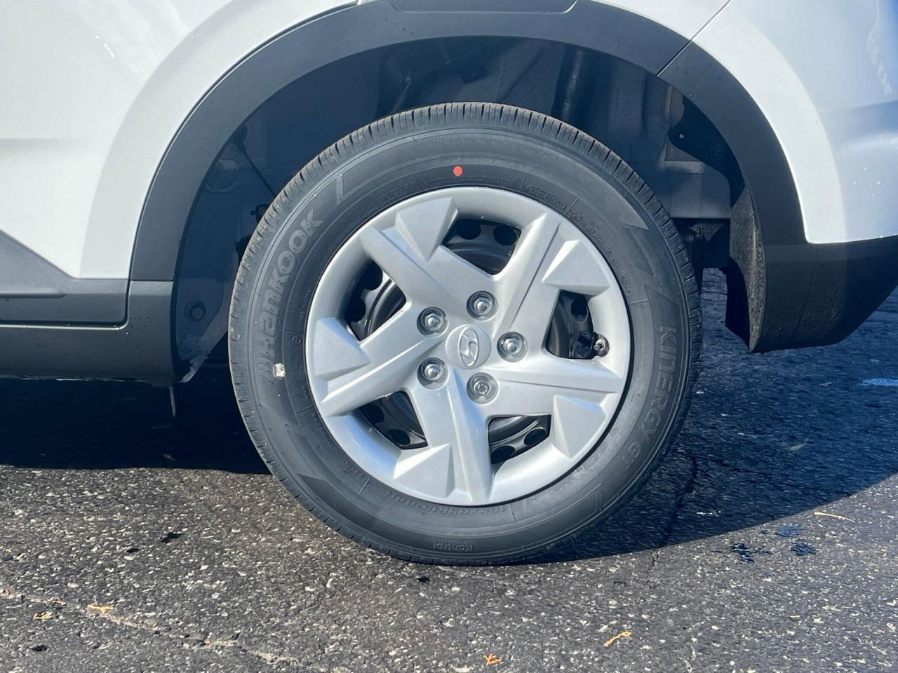 2026 Hyundai Venue Essential IVT Photo