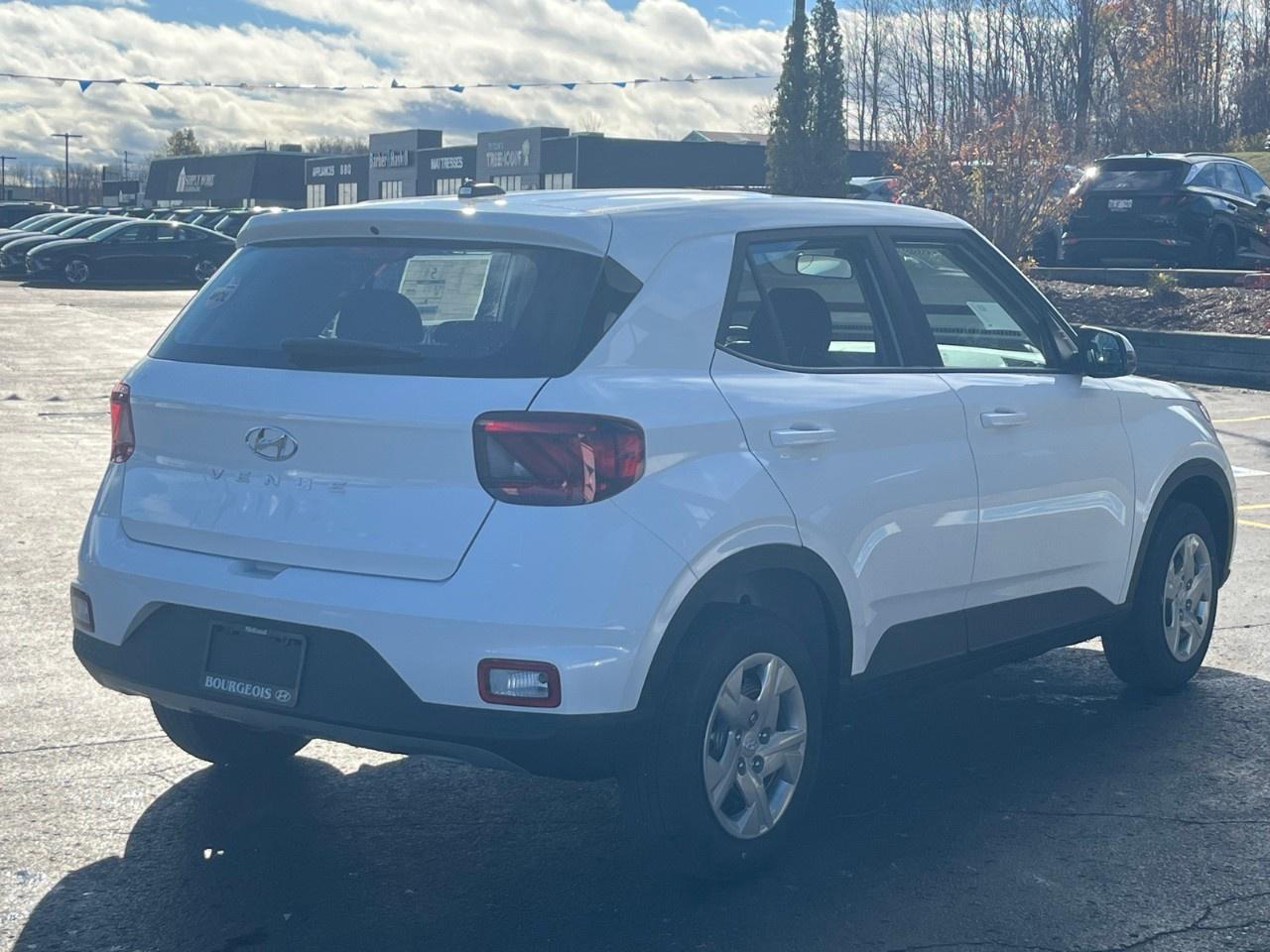 2026 Hyundai Venue Essential IVT Photo