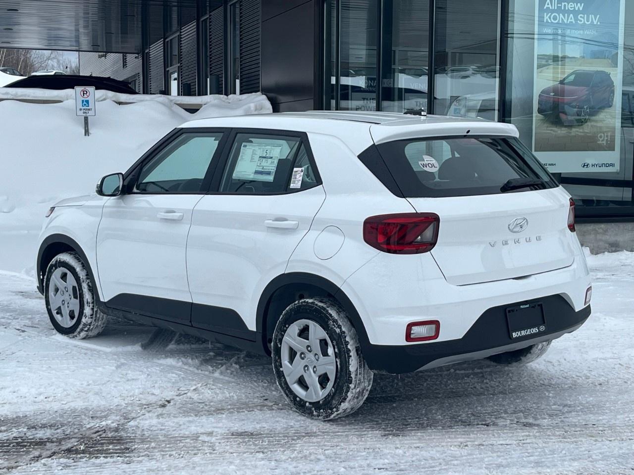 2026 Hyundai Venue Essential IVT Photo