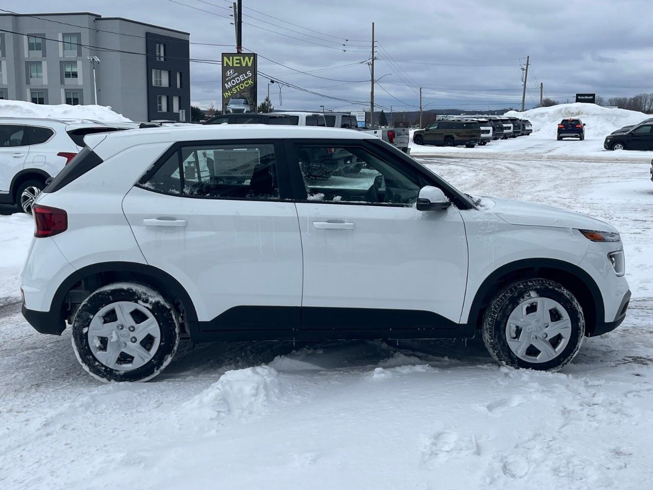 2026 Hyundai Venue Essential IVT Photo