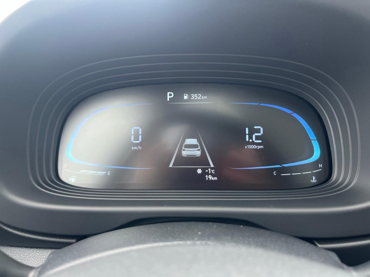 2026 Hyundai Venue Essential IVT Photo