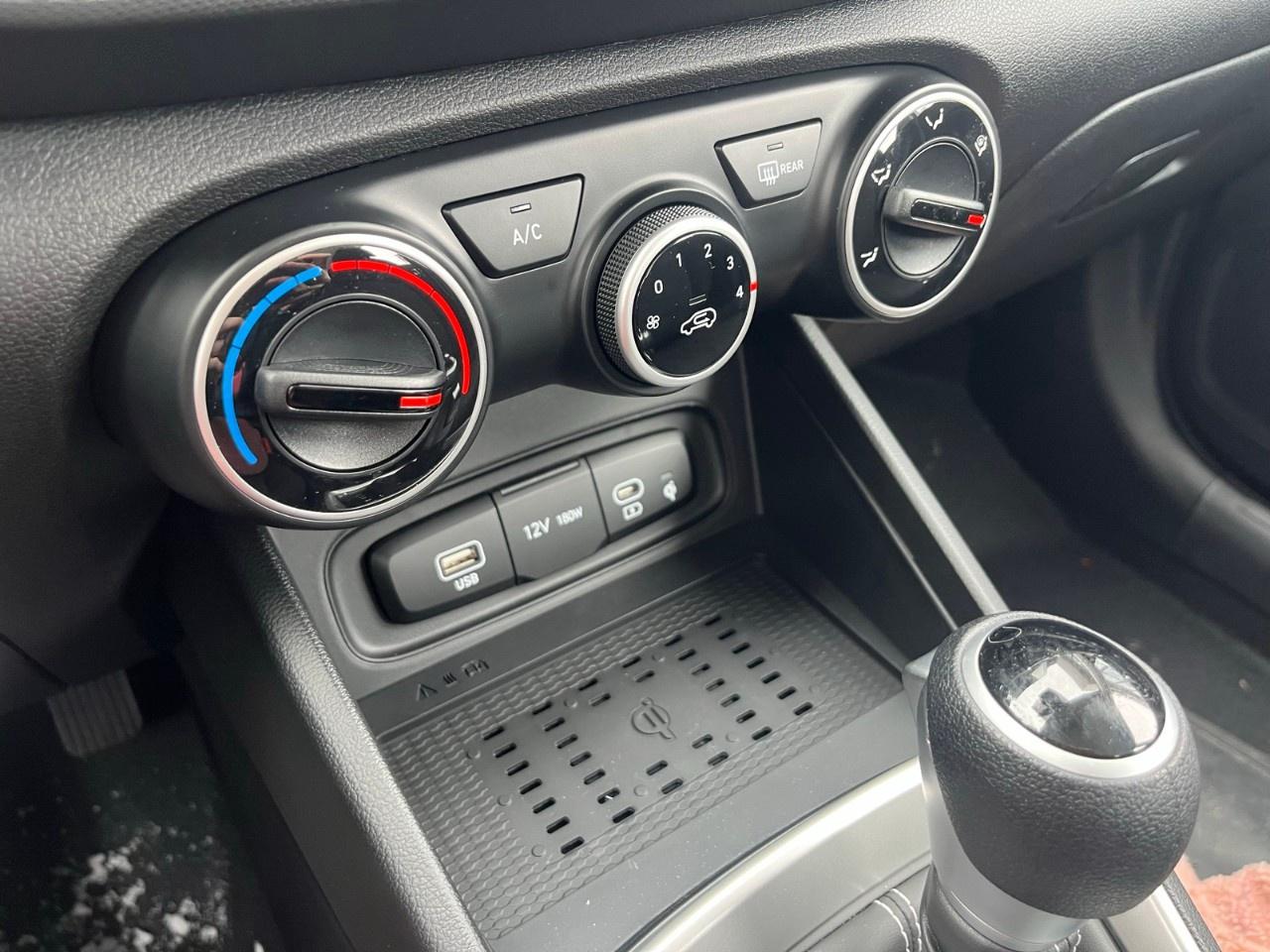 2026 Hyundai Venue Essential IVT Photo