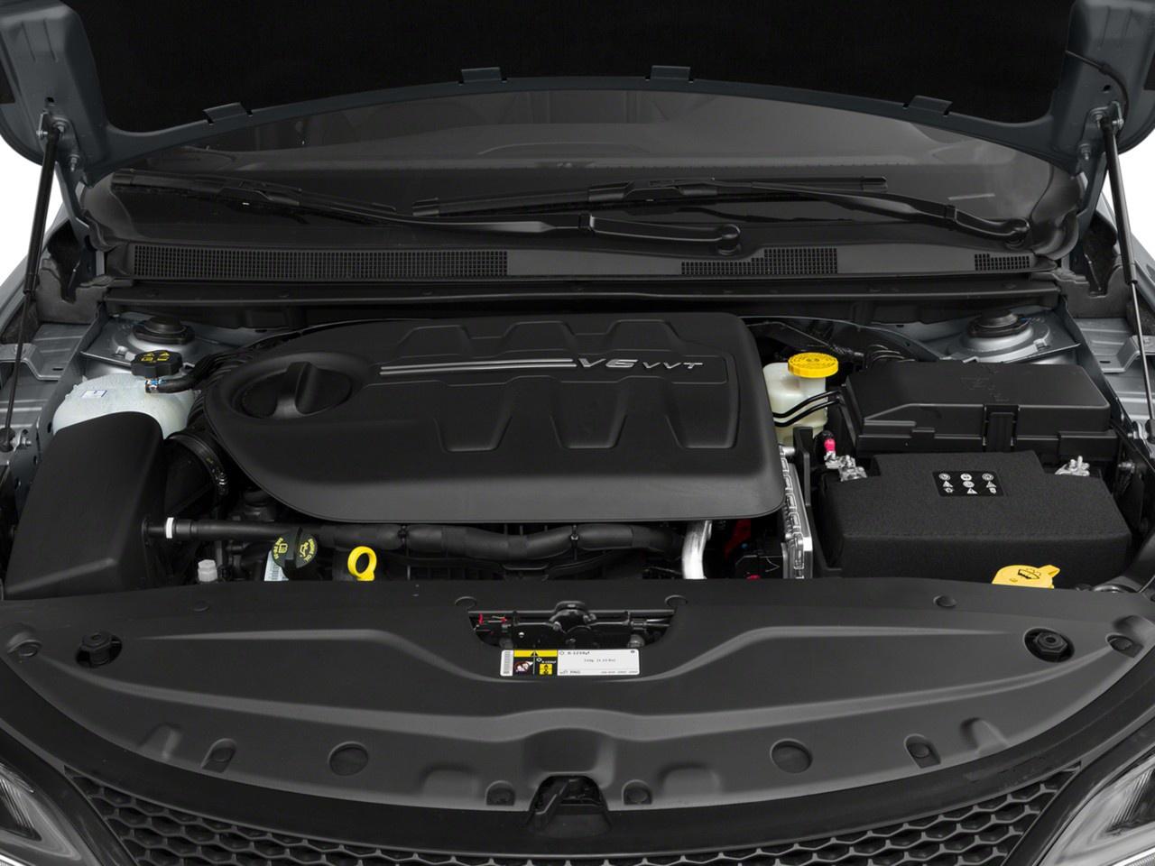 2015 Chrysler 200 4dr Sdn C FWD Photo