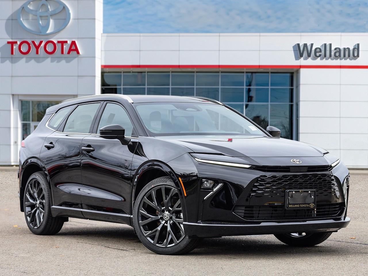 2025 Toyota Crown Signia Limited Photo0