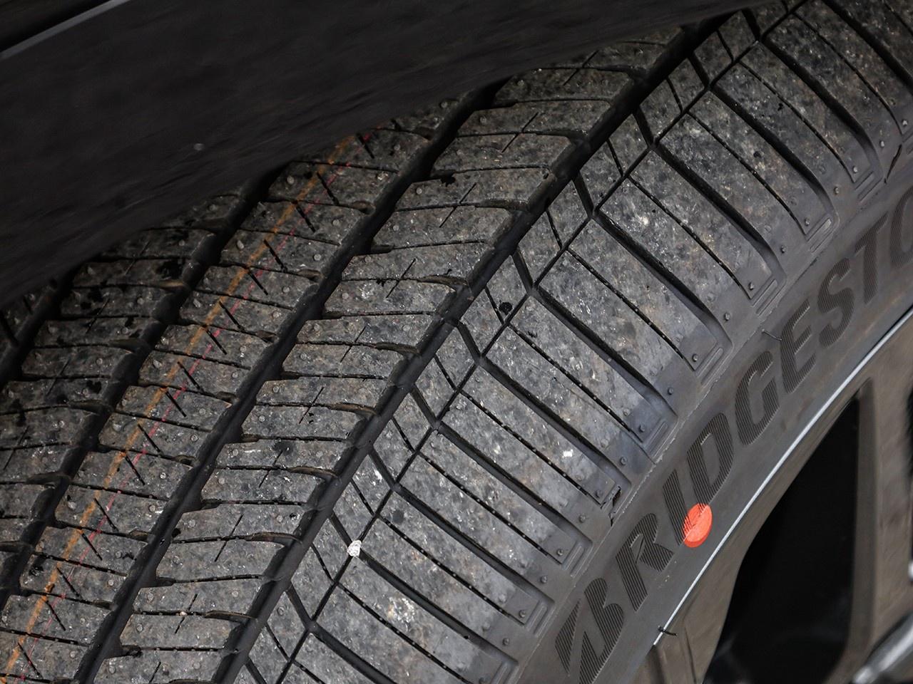 2025 Toyota Crown Signia Limited $2000 IN TOTAL SAVINGS!! Photo