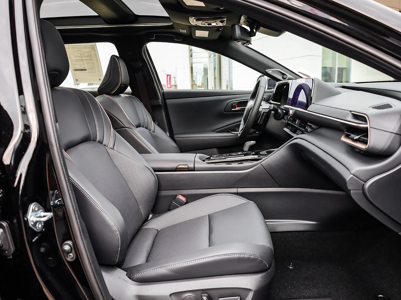 2025 Toyota Crown Signia Limited $2000 IN TOTAL SAVINGS!! Photo