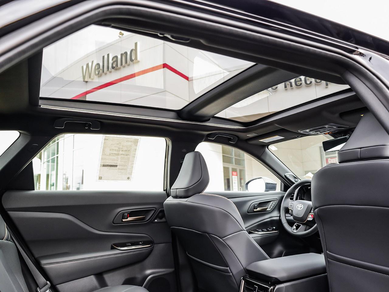 2025 Toyota Crown Signia Limited Photo