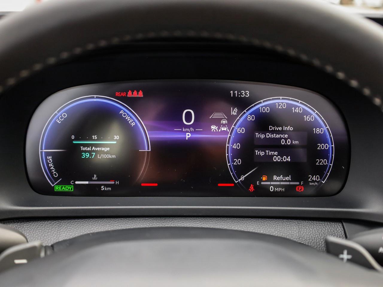 2025 Toyota Crown Signia Limited Photo