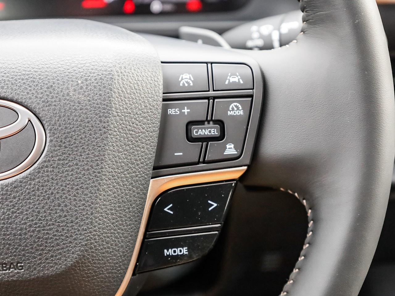 2025 Toyota Crown Signia Limited $2000 IN TOTAL SAVINGS!! Photo