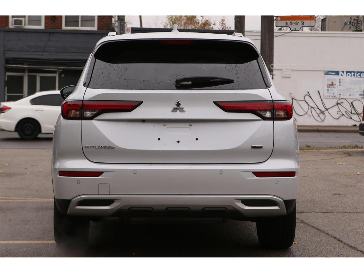 2024 Mitsubishi Outlander SEL Edition AWD | 7- Passenegr | Pano Roof | Dimond Stitching Seats | One Owner Local car Photo