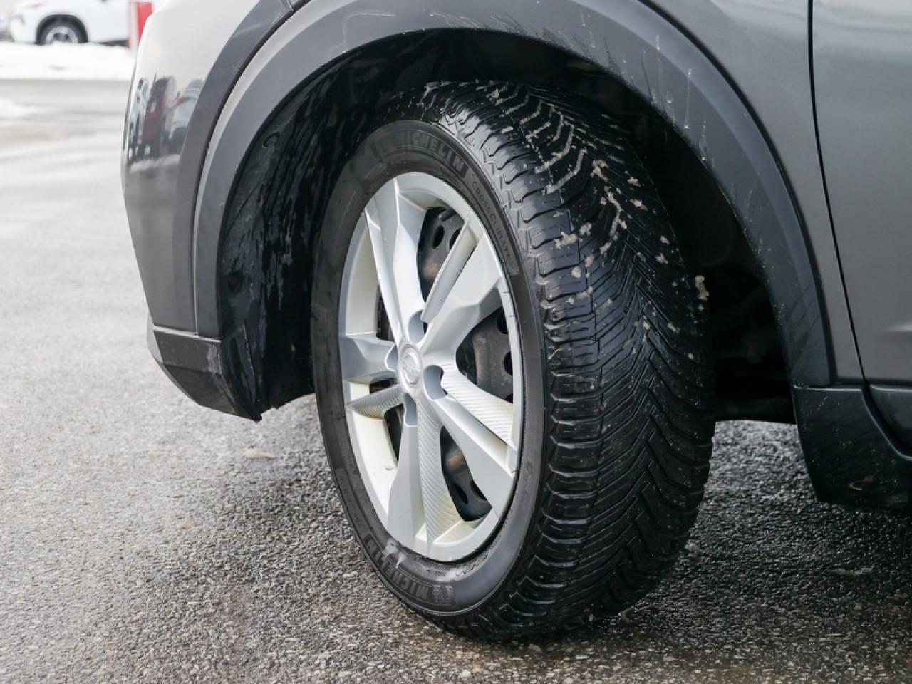 2020 Nissan Kicks S  -  Touch Screen - $89 B/W Photo