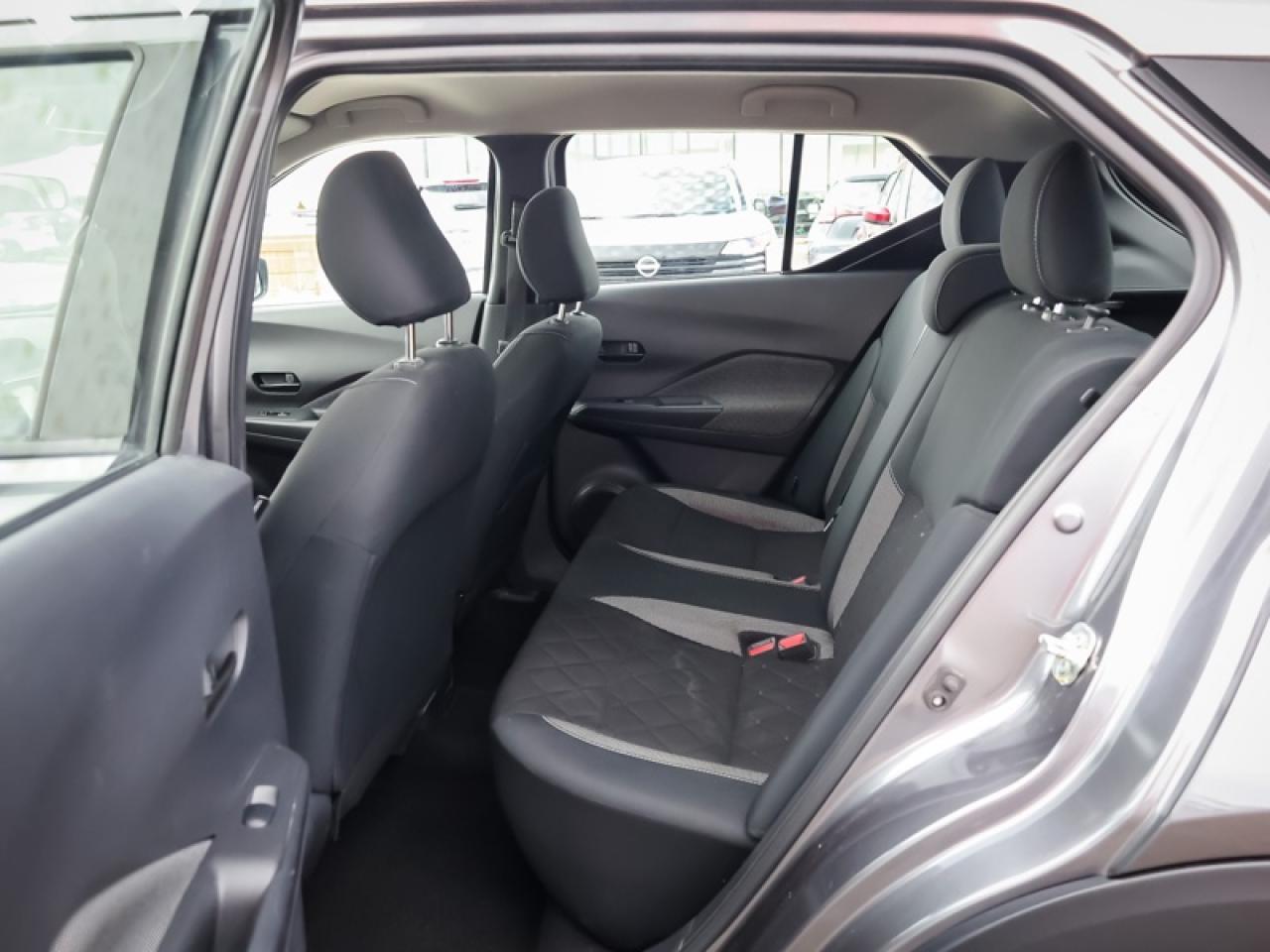 2020 Nissan Kicks S  -  Touch Screen - $89 B/W Photo