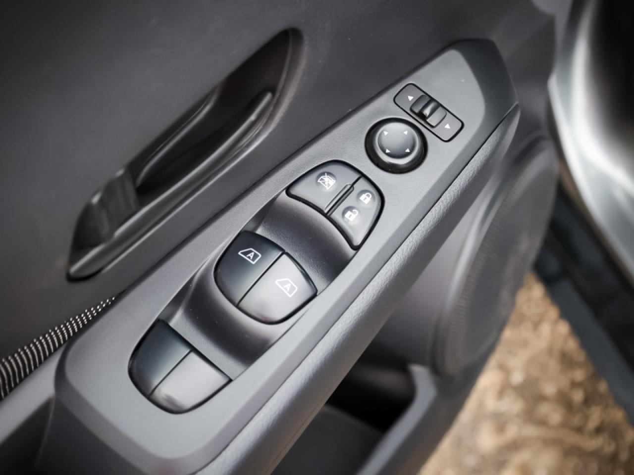 2020 Nissan Kicks S  -  Touch Screen - $89 B/W Photo