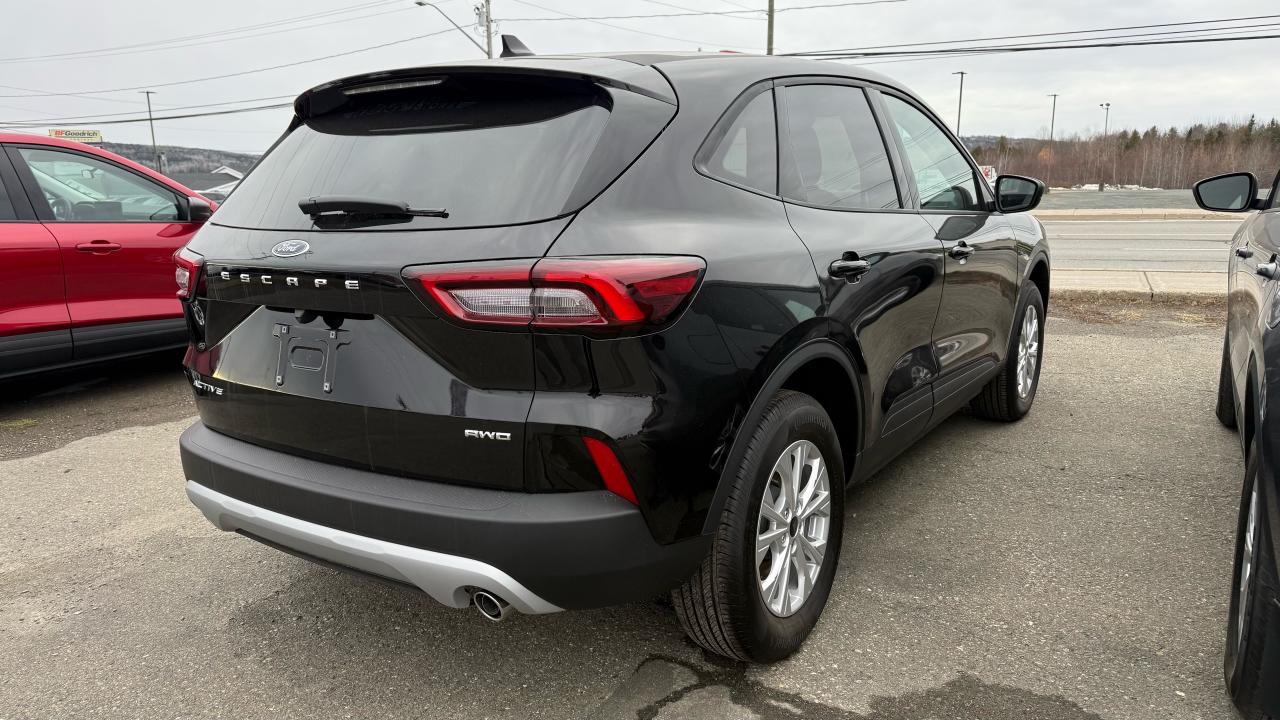 2026 Ford Escape Active® Photo5