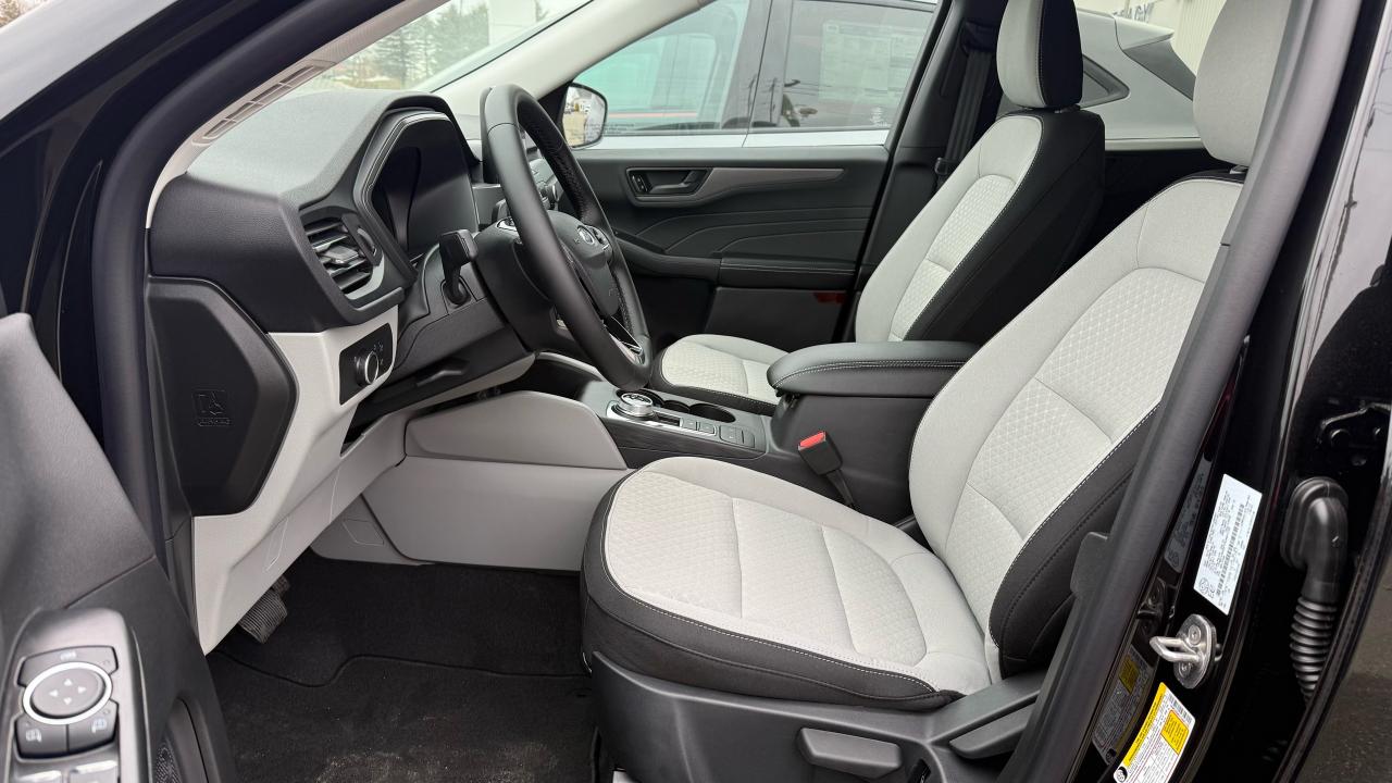2026 Ford Escape Active® Photo5