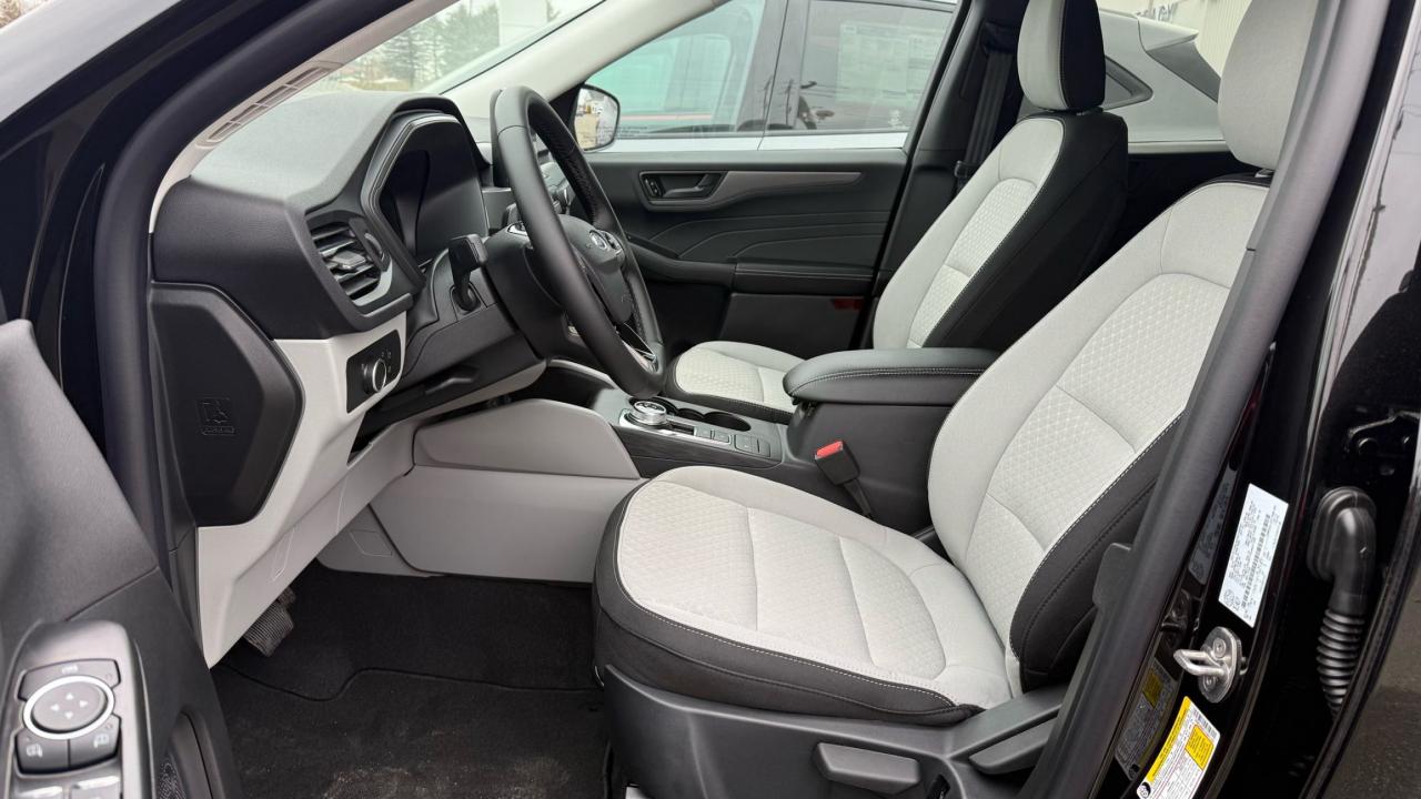 2026 Ford Escape Active® Photo5
