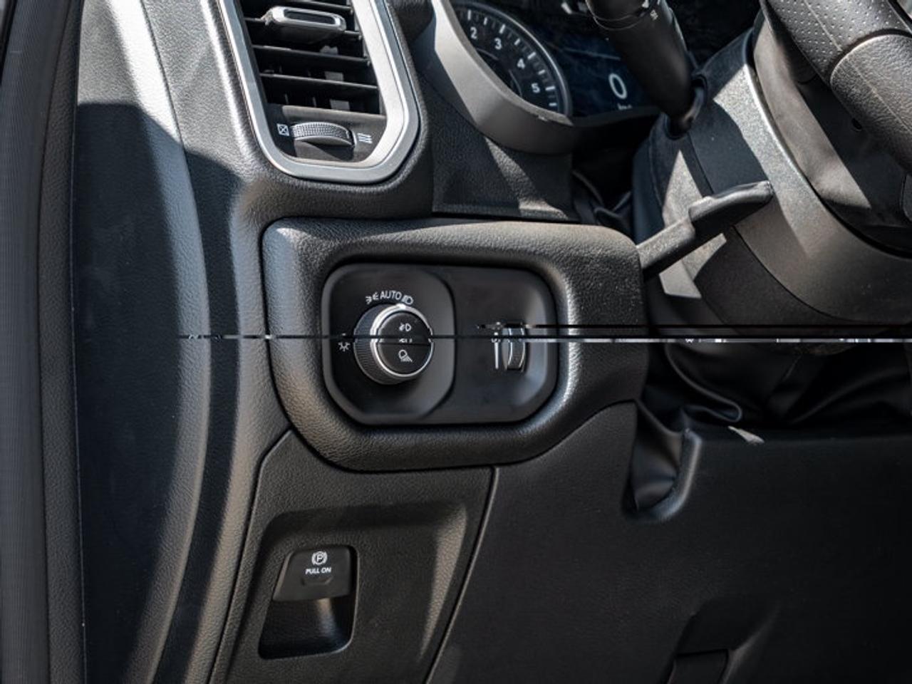 2026 RAM 1500 Express Photo
