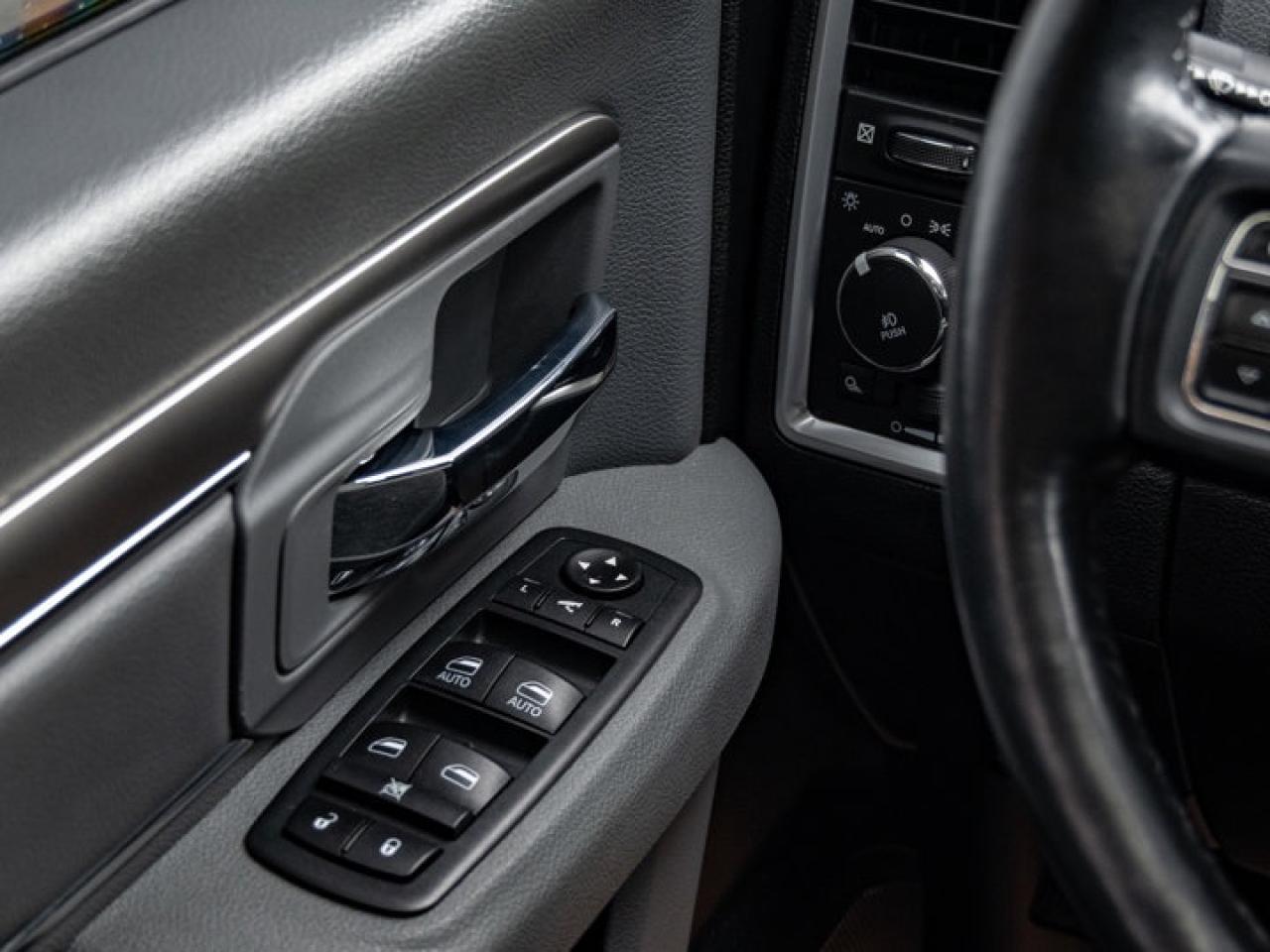 2019 RAM 1500 Classic WARLOCK Photo