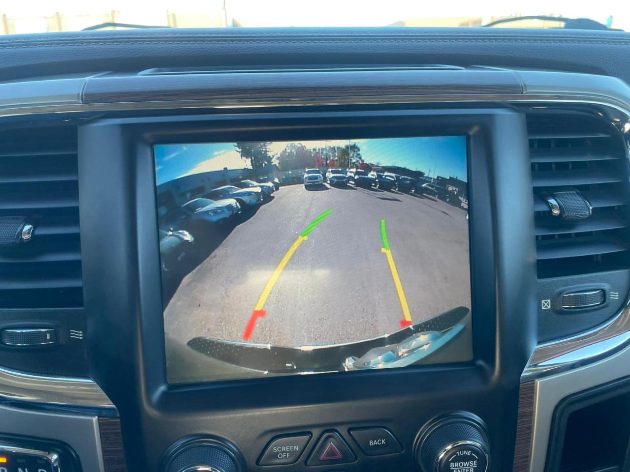 2015 RAM 1500 4WD Crew Cab 140.5" Laramie NAVIGATION LEATHER - Photo #19