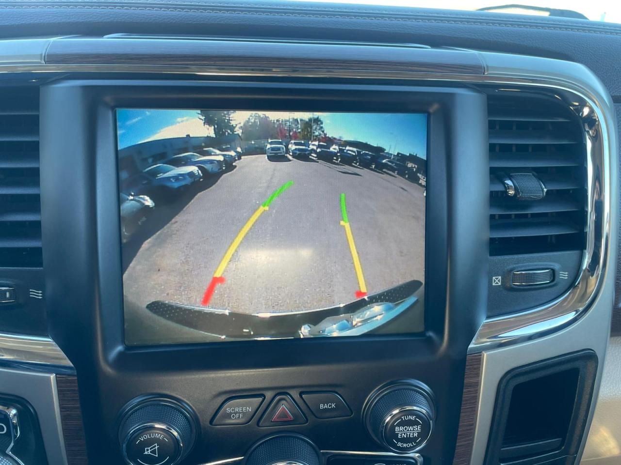 2015 RAM 1500 4WD Crew Cab 140.5" Laramie NAVIGATION LEATHER - Photo #23