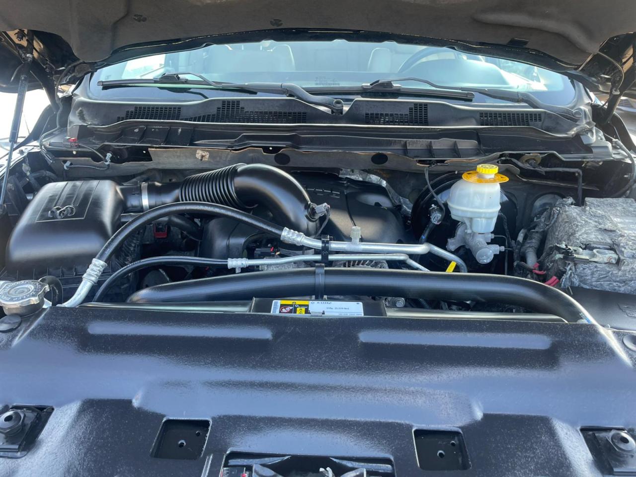 2015 RAM 1500 4WD Crew Cab 140.5" Laramie NAVIGATION LEATHER - Photo #26