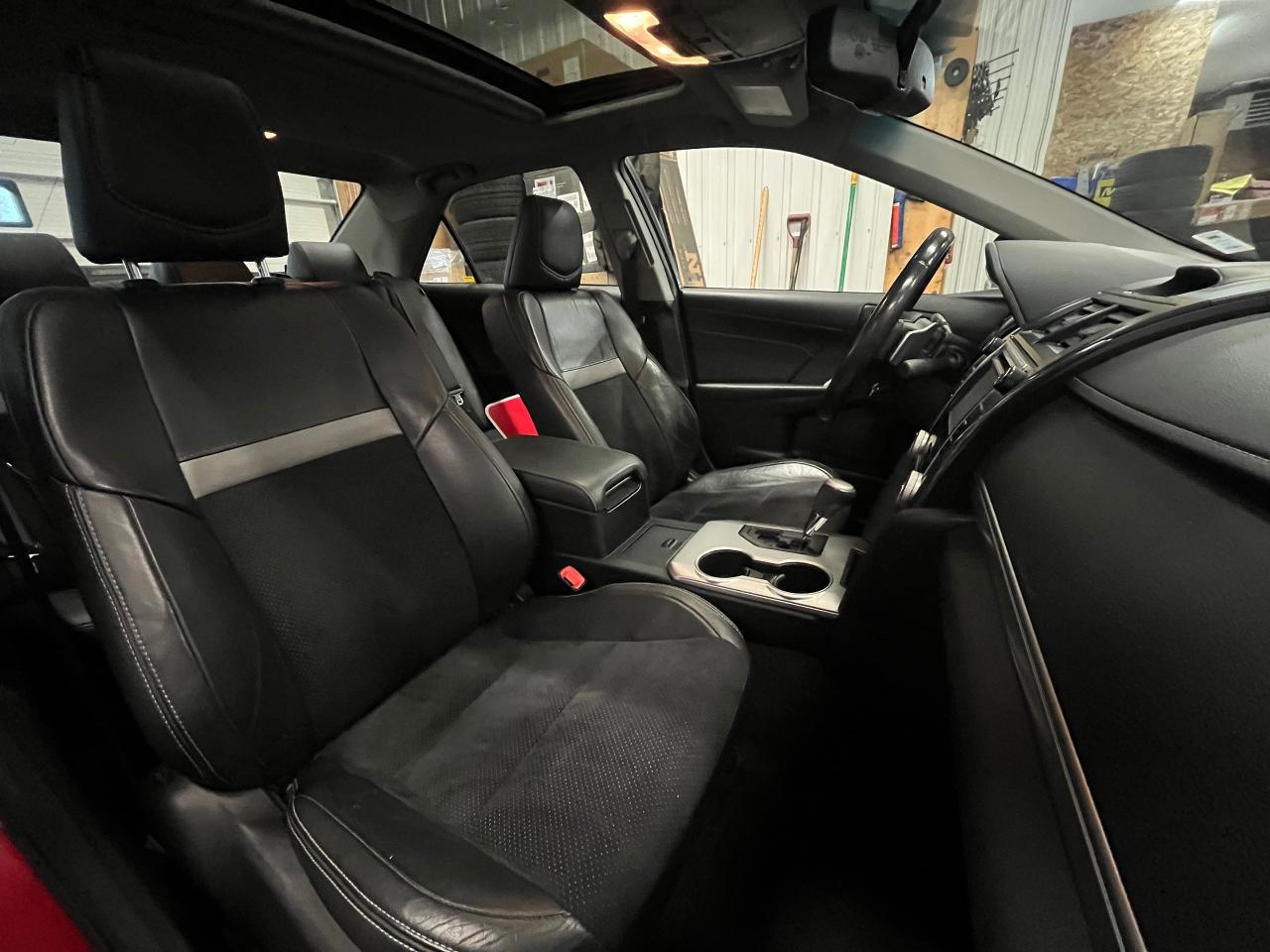 2014 Toyota Camry SE - Photo #4