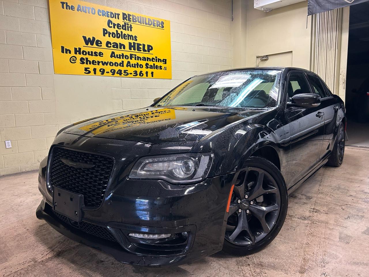 Used 2023 Chrysler 300 300 TOURING L for sale in Windsor, ON