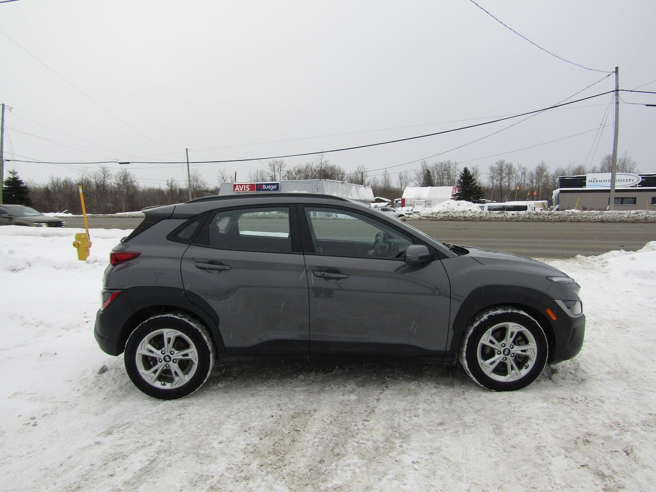 2023 Hyundai KONA Preferred Photo3