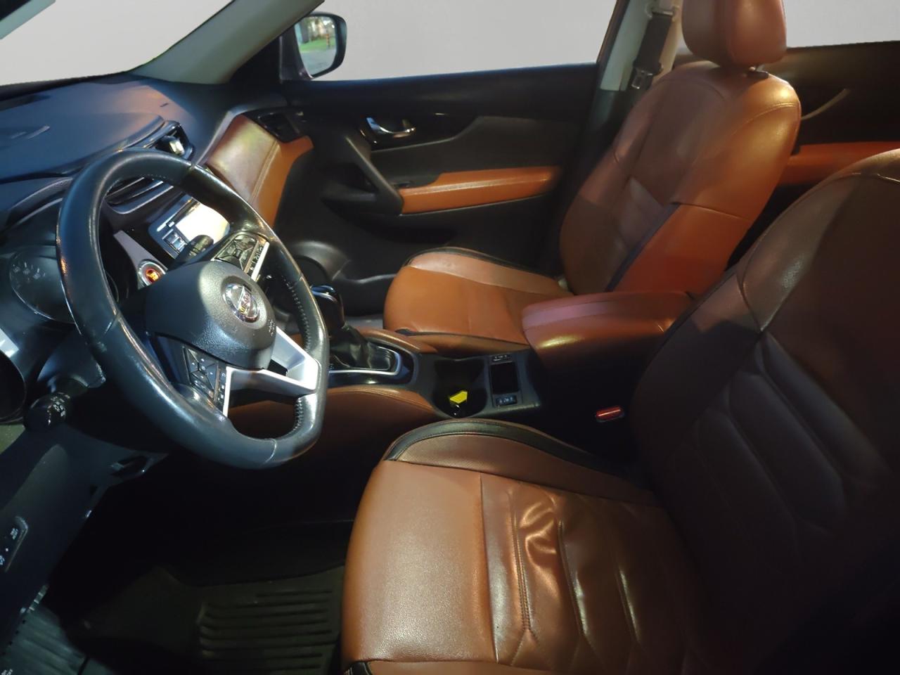 2017 Nissan Rogue SL Platinum Photo