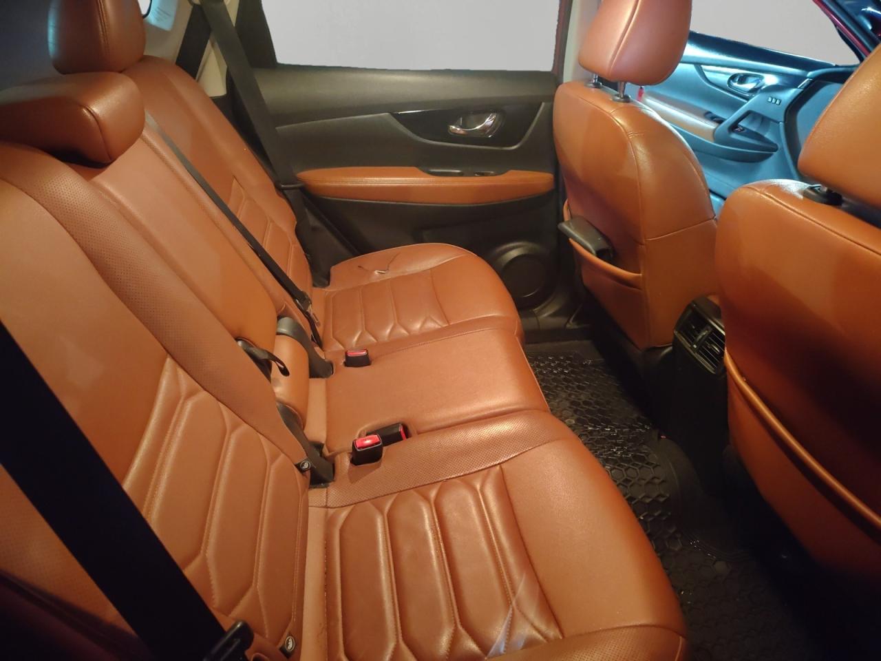 2017 Nissan Rogue SL Platinum Photo