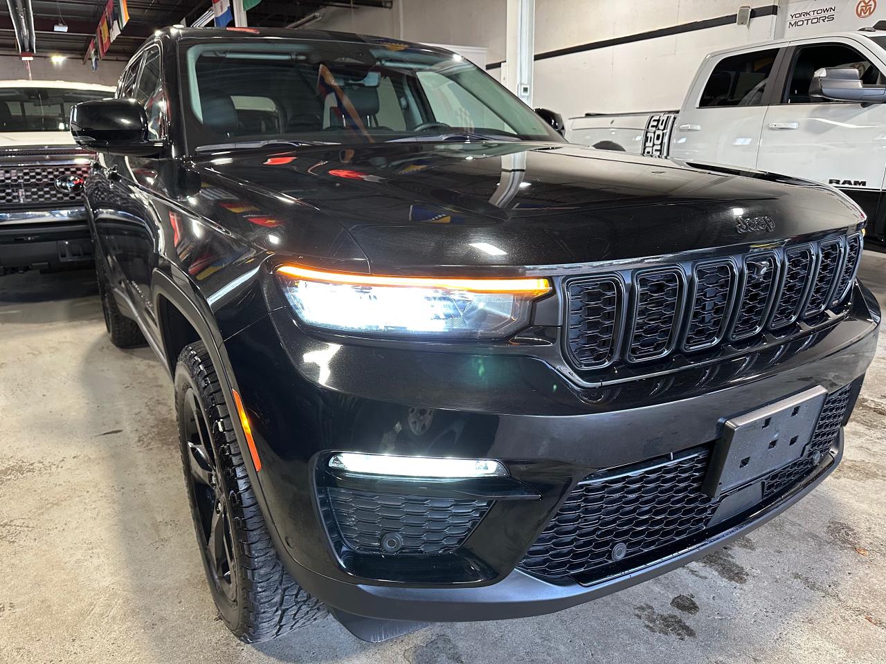 2023 Jeep Grand Cherokee LIMITED | REAR DVD | PANO SUNROOF | BLIND SPOT M - Photo #3