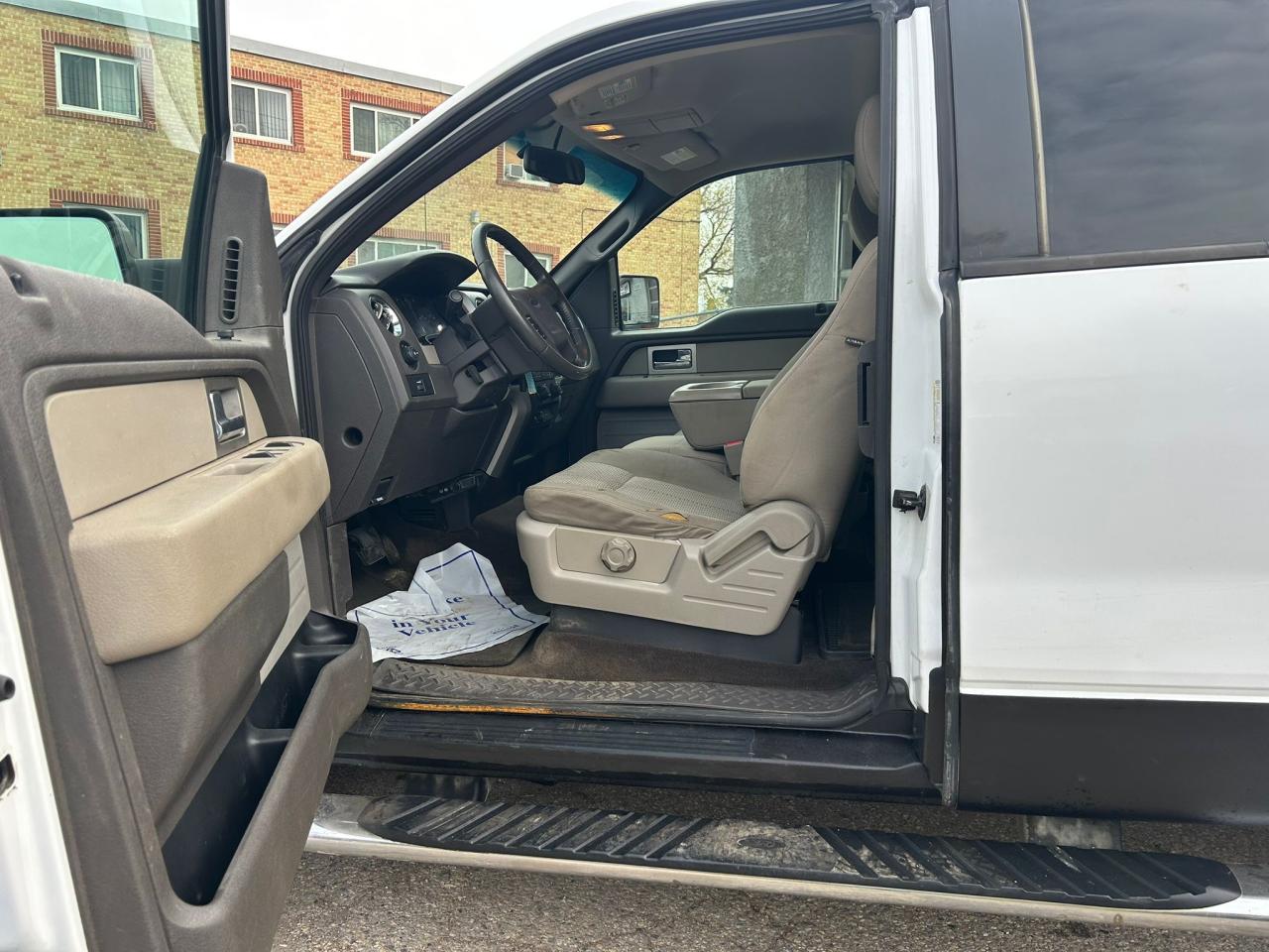 2010 Ford F-150 4WD SUPERCAB 163" XLT - Photo #4