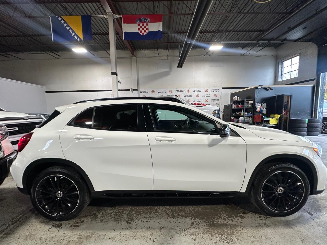 2019 Mercedes-Benz GLA GLA 250 4MATIC AMG PKG | NIGHT PKG | PANO SUNROOF - Photo #4