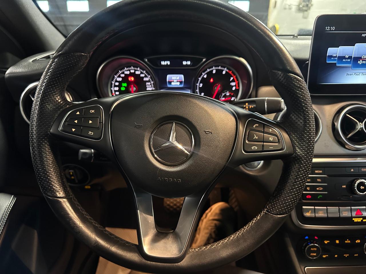 2019 Mercedes-Benz GLA GLA 250 4MATIC AMG PKG | NIGHT PKG | PANO SUNROOF - Photo #25