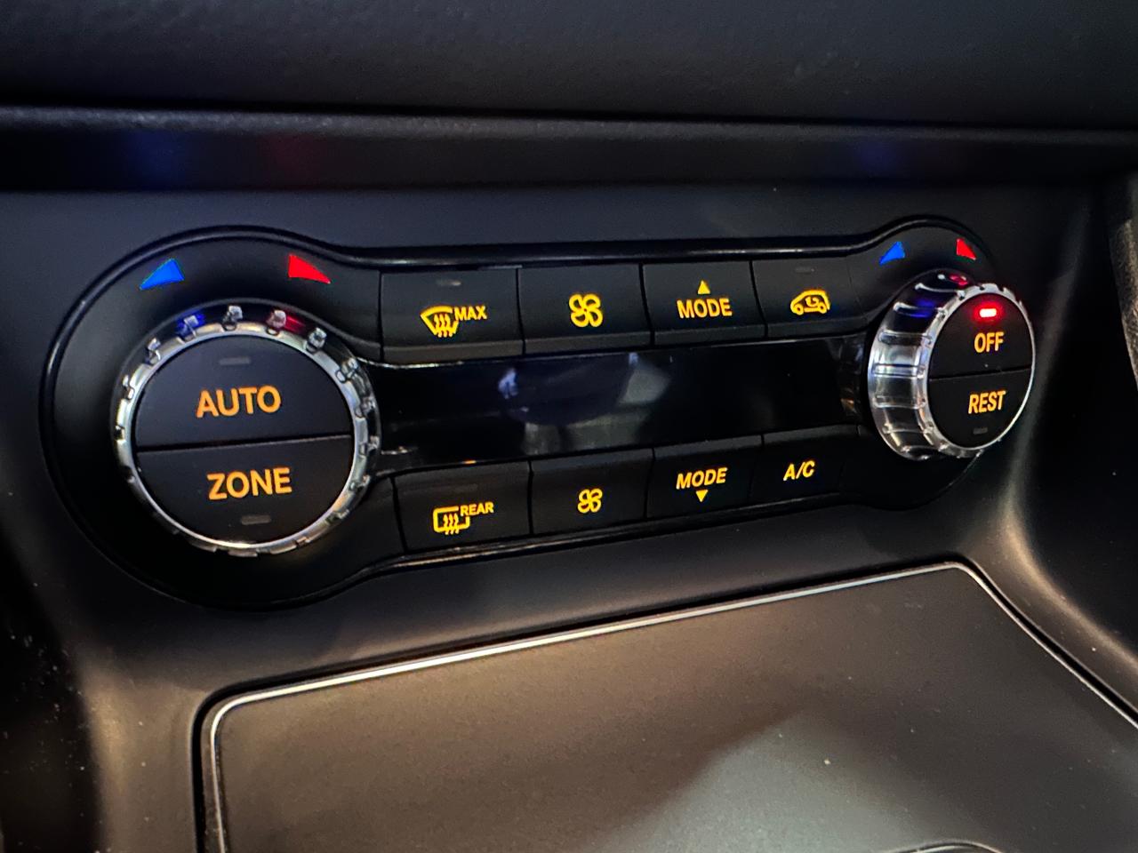 2019 Mercedes-Benz GLA GLA 250 4MATIC AMG PKG | NIGHT PKG | PANO SUNROOF - Photo #33