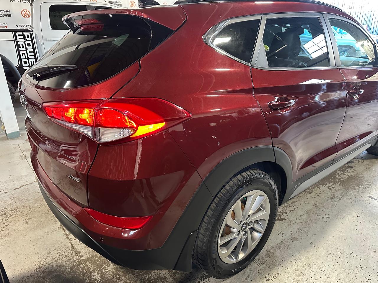 2017 Hyundai Tucson AWD 4dr 2.0L 4CYL LUXURY PKG | PANO SUNROOF - Photo #10