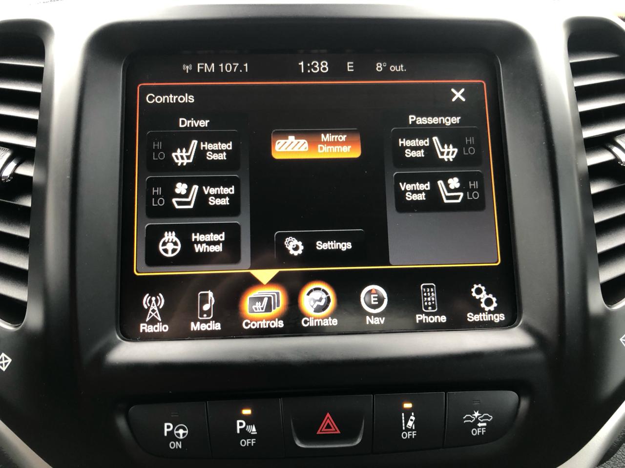 2015 Jeep Cherokee Trailhawk / NAV / B.CAM / PANO / C.SEATS / H.SEATS Photo15