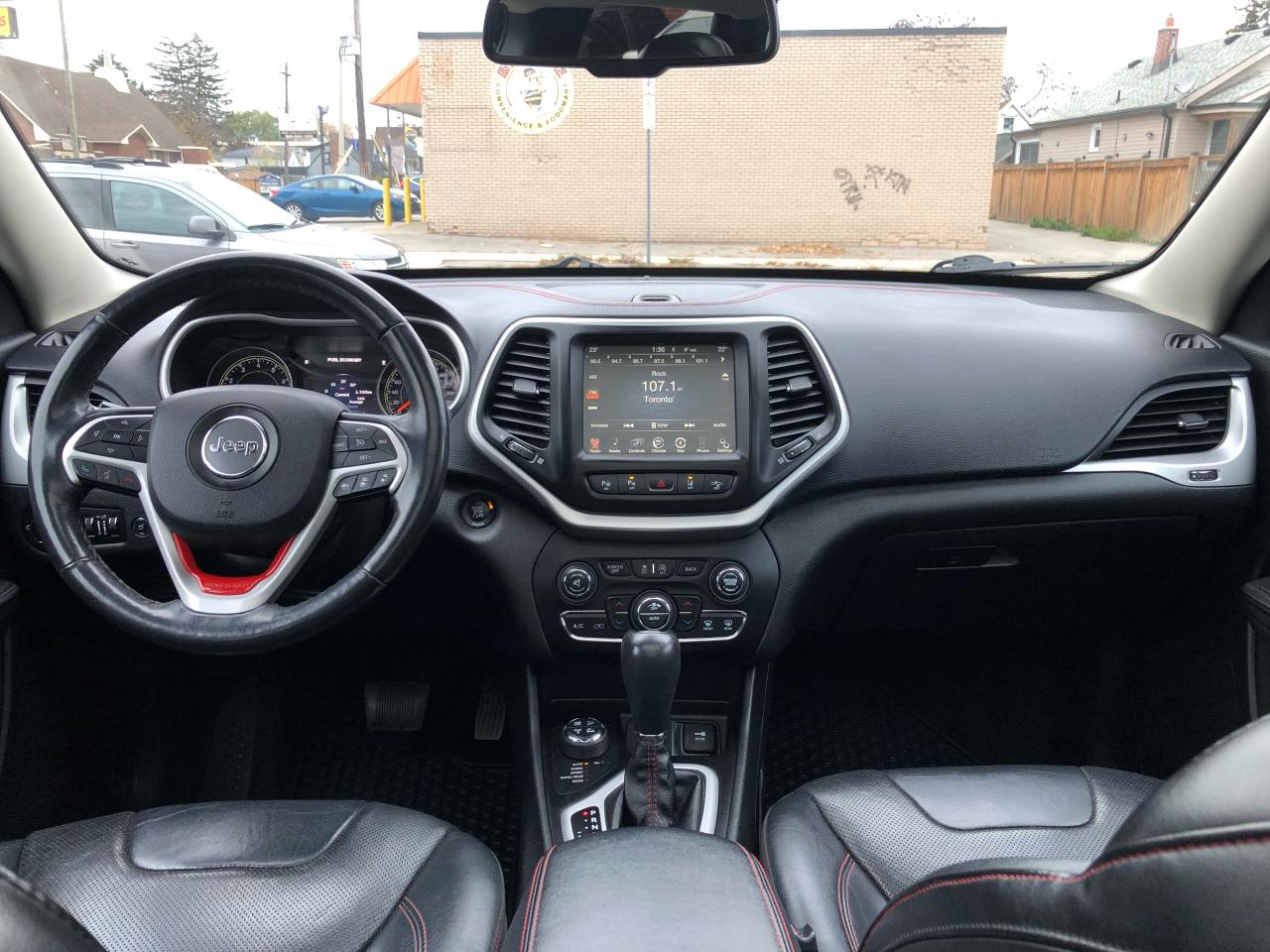 2015 Jeep Cherokee Trailhawk / NAV / B.CAM / PANO / C.SEATS / H.SEATS Photo