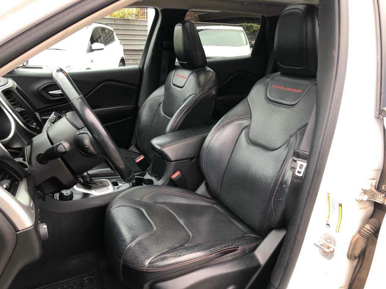 2015 Jeep Cherokee Trailhawk / NAV / B.CAM / PANO / C.SEATS / H.SEATS Photo8