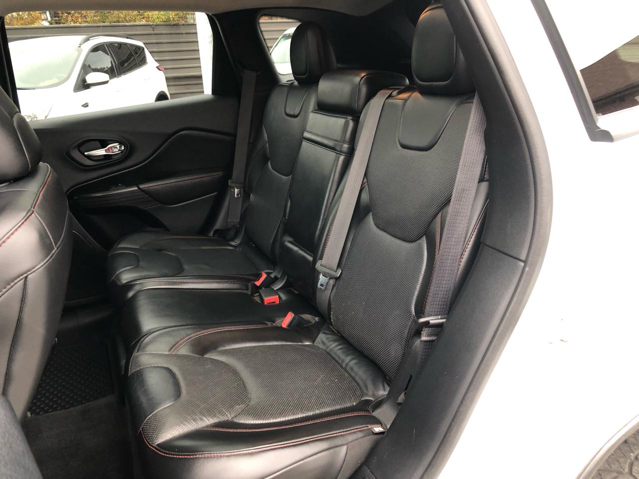 2015 Jeep Cherokee Trailhawk / NAV / B.CAM / PANO / C.SEATS / H.SEATS Photo9