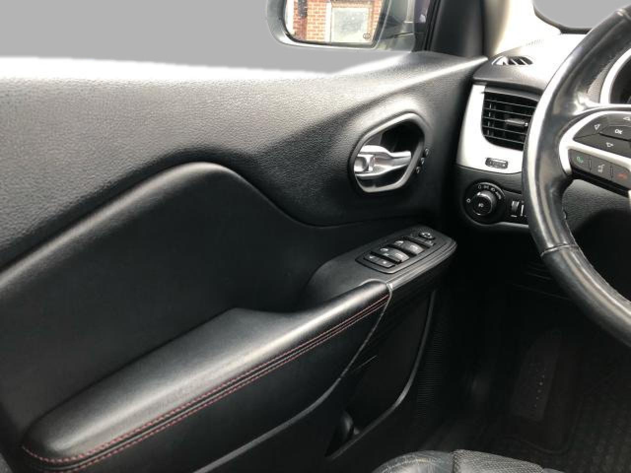 2015 Jeep Cherokee Trailhawk / NAV / B.CAM / PANO / C.SEATS / H.SEATS Photo12