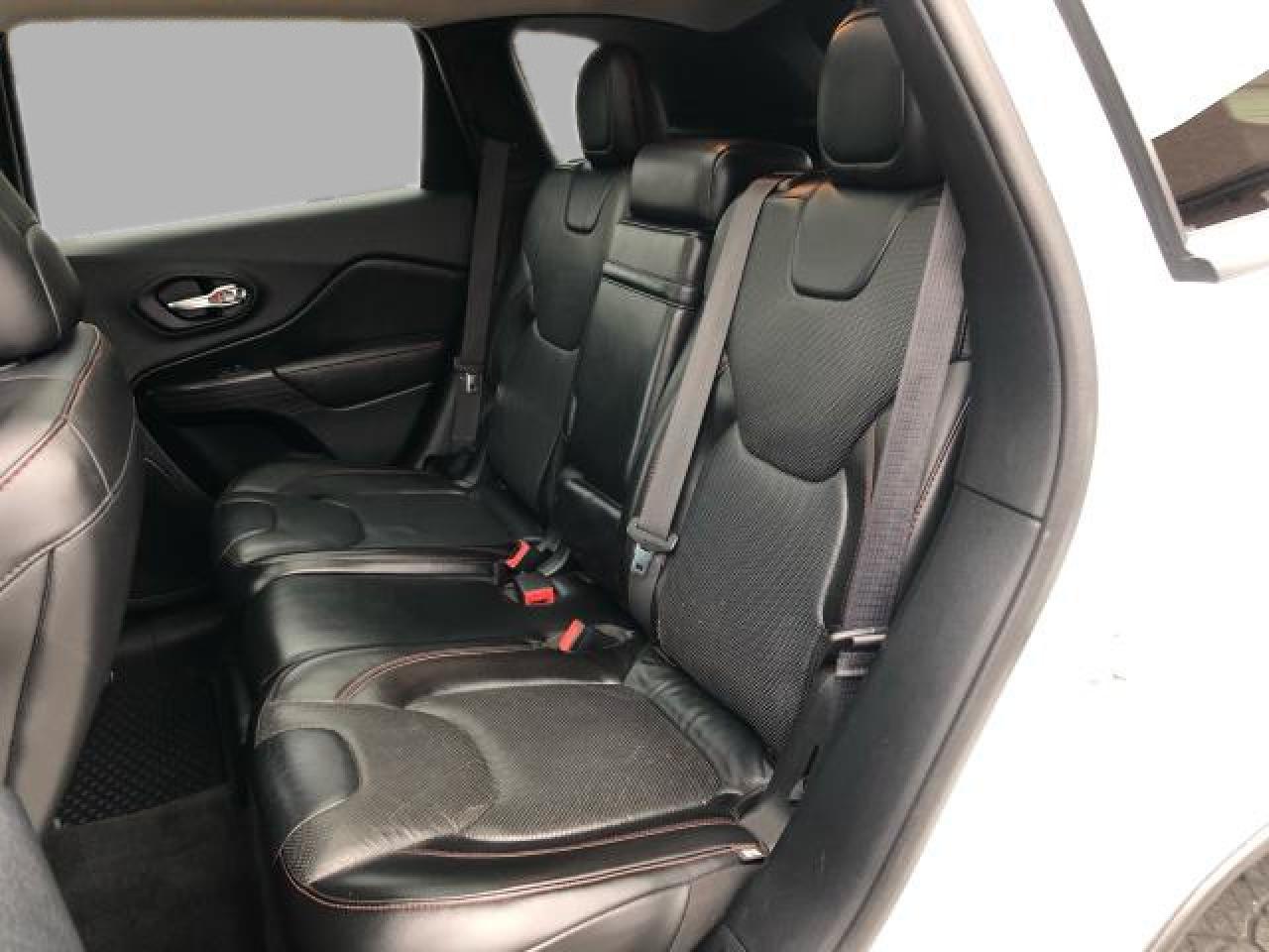 2015 Jeep Cherokee Trailhawk / NAV / B.CAM / PANO / C.SEATS / H.SEATS Photo9